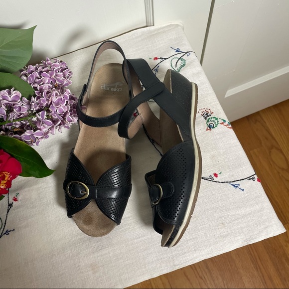 Dansko Sandals Black Buckle Size 38 - Picture 5 of 7